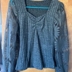 Chic Green Lace Sleeve Top